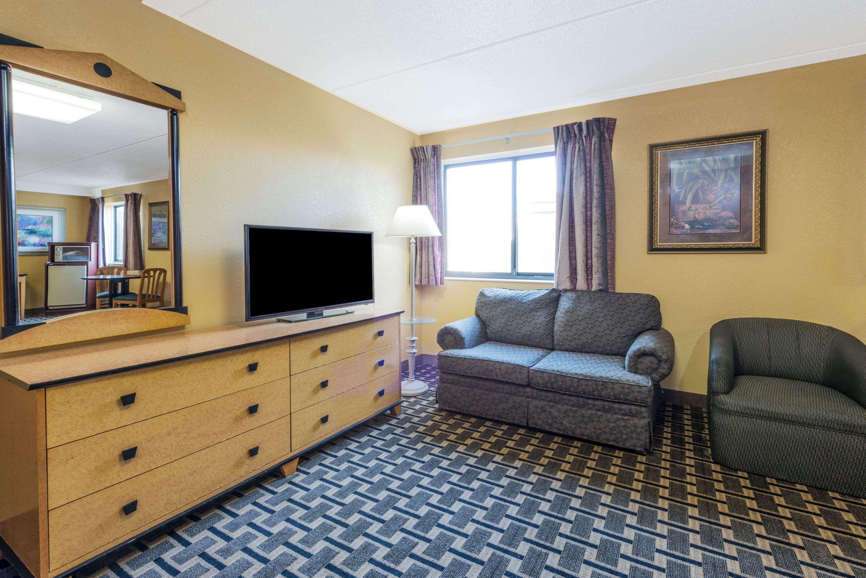 Days Inn By Wyndham Hurstbourne Louisville Luaran gambar