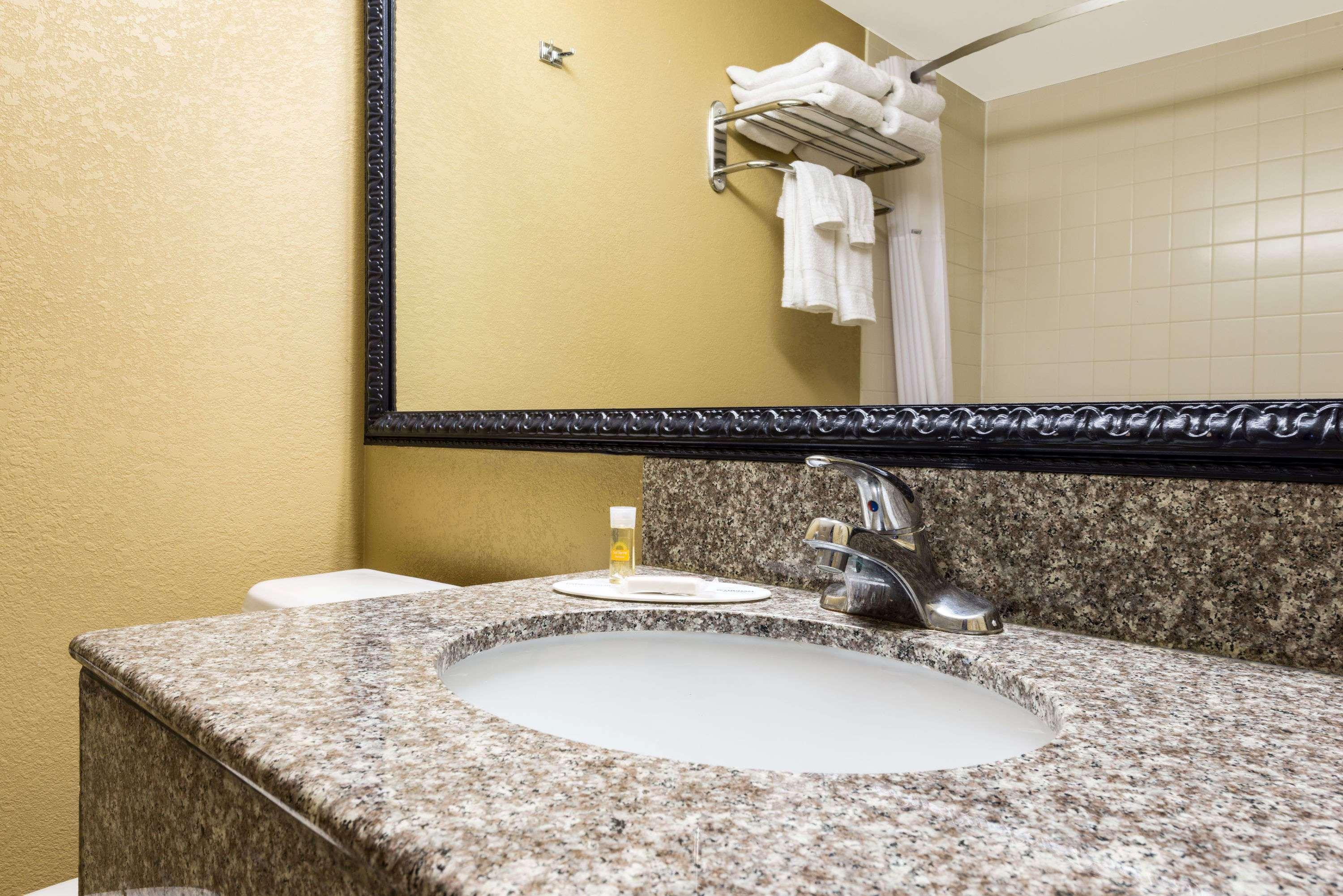 Days Inn By Wyndham Hurstbourne Louisville Luaran gambar